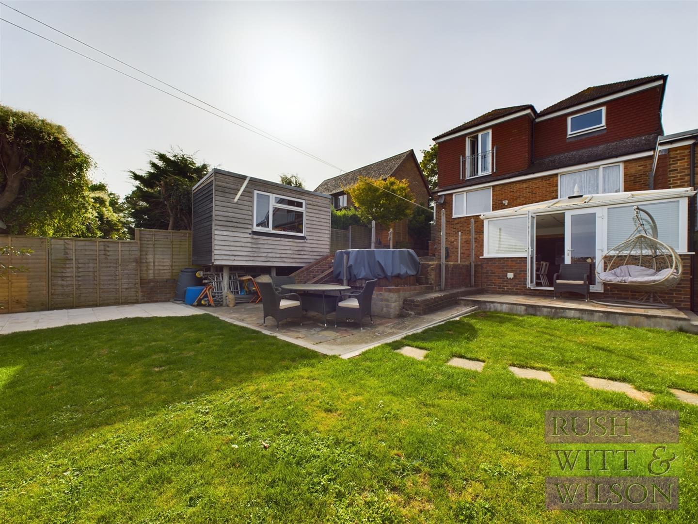 Pine Avenue, Hastings Rush, Witt & Wilson